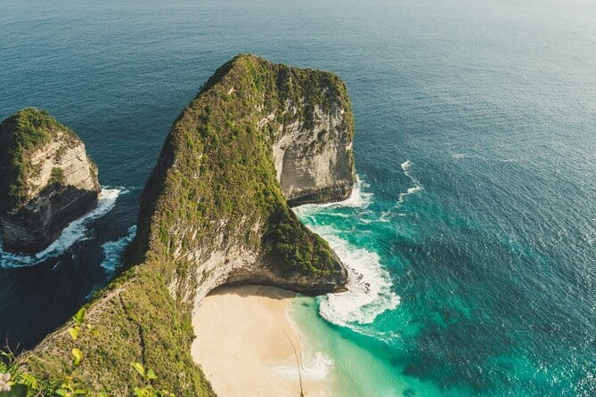Discover the Enchanting Beauty of West Nusa Penida Private Tour - Crystal Bay: where the day slows down a bit