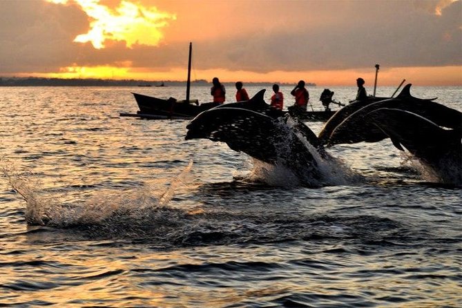 Dolphin Tour and Sunrise Watching in Lovina Beach - All Inclusive - Morning Safety and Comfort: Life Jackets, Water, and Smart-Casual Style