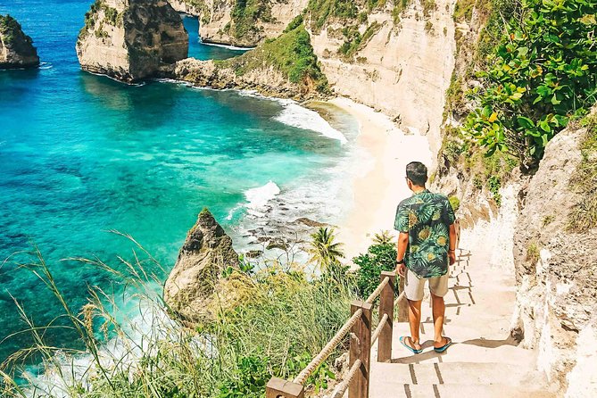 East Nusa Penida Small Group Tour: Atuh Beach & Diamond Beach – Full Day - Stop 2: Tree House Bungalow (Rumah Pohon) and the ladder climb