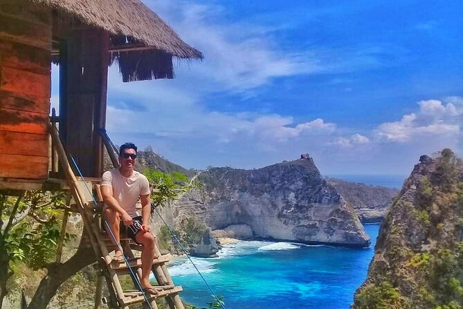 East Nusa Penida Small Group Tour: Atuh Beach & Diamond Beach – Full Day - Stop 3: Teletubbies Hill photo time on Penida’s green slopes