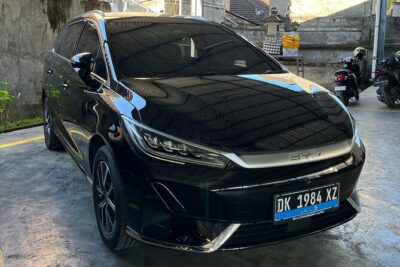 Eco Friendly Premium Electric Vehicle Airport Transfers - Electric vehicle comfort for 1–3 hours of airport-to-hotel time