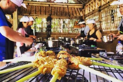 Exclusive Authentic Balinese Cooking Class at Family home - The Balinese compound home and open-kitchen setup