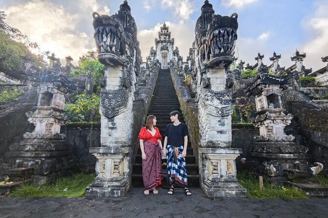 Exclusive Bali: Gates of Heaven, Tirta G - Private & All-Inc - Lempuyang Temple Heaven’s Gate: the Mount Agung frame shot