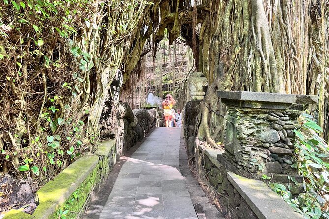 Exclusive Ubud Experience: Nature, Culture & Adventure in One Day - Sacred Monkey Forest sanctuary: enjoying the antics without getting stressed