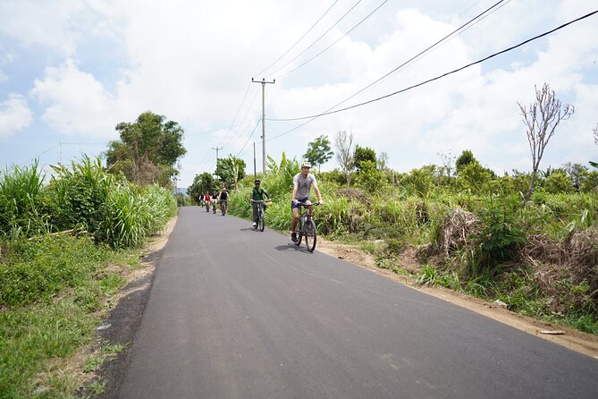 Explore Ubud with Electric Bike - The Balinese feast at the end: why the food is part of the payoff