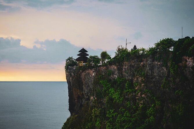 Full Day All Inclusive Uluwatu South Bali Private Tour - Uluwatu Temple: 70 meters above the ocean and the monkey question