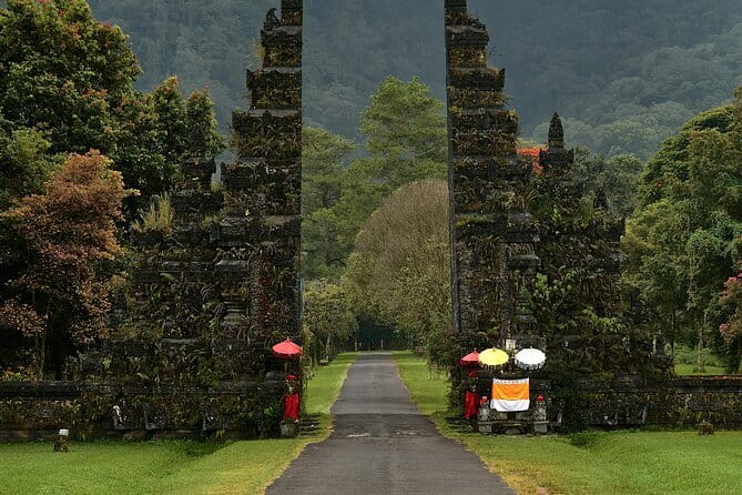 Full Day Bedugul and Tanah Lot Tour - Most Scenic Site - Wanagiri Hidden Hills: Twin Lake Views for Your Best Photos