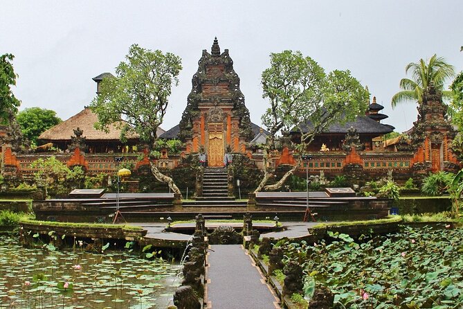Full-Day Highlights and Best of Ubud Village - Stop 5: Saraswati Temple for old Balinese architecture and calmer pacing