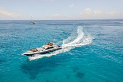 Full Day Nusa Penida by Honey Milk Yacht 13 meters - The Lembongan lagoon stop: first water, first payoff
