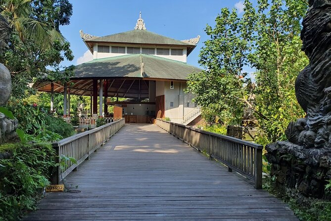 Full Day Private Tour to Ubud Waterfall and Tanah Lot Sunset - Ubud lunch break: set-menu Indonesian food with vegetarian options