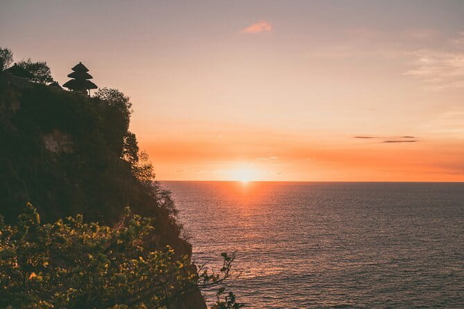 Full Day Private Tour to Ubud Waterfall and Uluwatu Sunset - Stop 1: Tegenungan Waterfall With a Cool, Easy-to-Reach Feel
