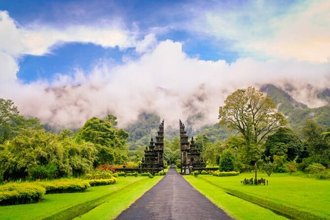 Full Day Tour Bedugul Sightseeing and Tanah Lot Temple - Stop 5: Tanah Lot Temple and a proper sunset finish