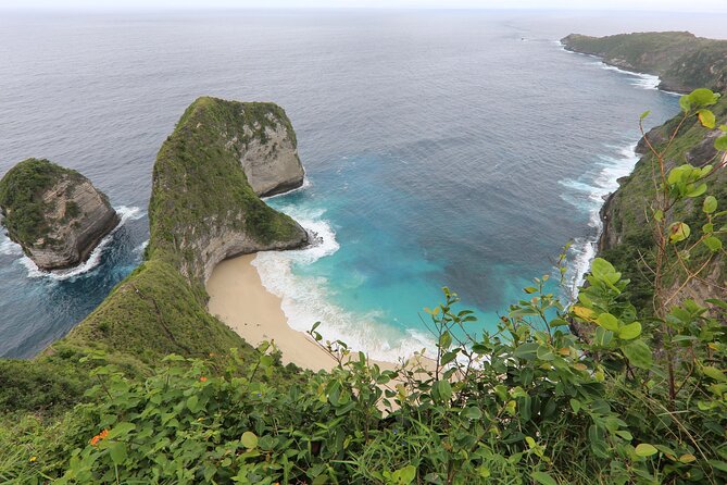Full-Day Tour in Nusa Penida Island + Snorkeling Experience - Manta Ray Snorkeling at Nusa Penida: Why This Tour Is Worth the Early Start