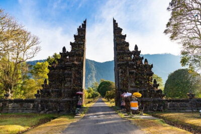 Full Day Tour to Water Temples UNESCO Rice Terraces in Bali - Ubud pickup and the 8-hour reality check