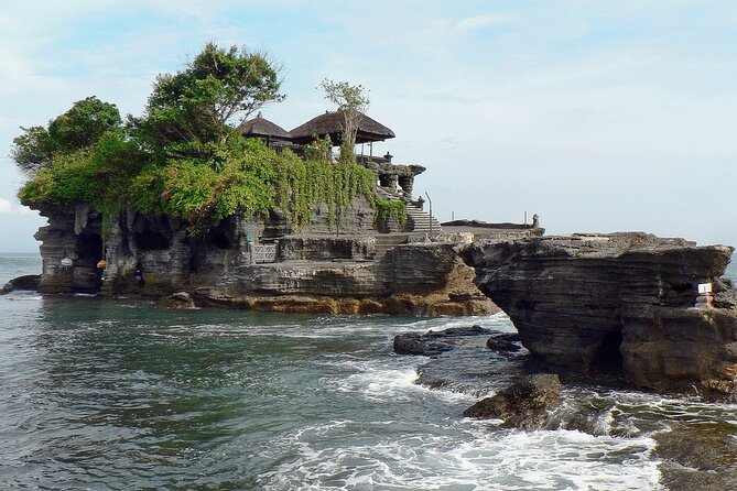 Half-Day Private Tanah Lot Sunset Tour - Stop 2: Batu Bolong’s cliffside hole and seawater effect