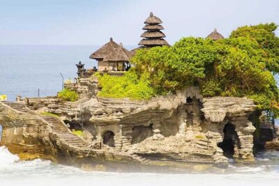 Half Day Tour: Tanah Lot Sunset & Taman Ayun Temple Included Entrance Ticket - Tanah Lot Temple: offshore shrines and the best kind of crowds