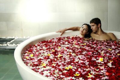 Half Day Tours: Bali 2 Hours MASSAGE & SPA - ROMANTIC SUNSET Dinner at JIMBARAN - Enter Bali Green Spa: the part that sets the tone