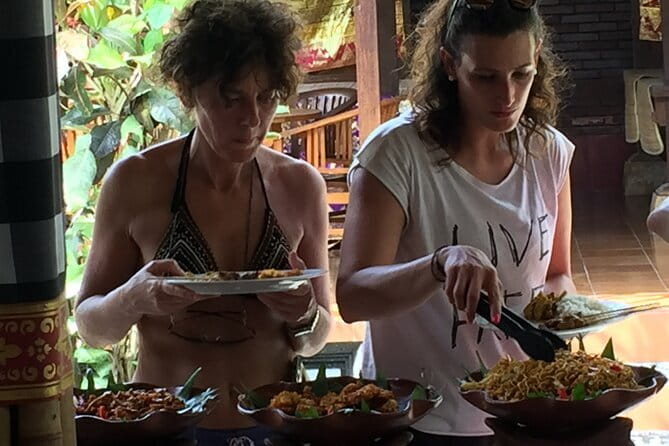 HALO BIKE Downhill Bali Countryside Cycling Tour - Bikes, helmets, and the comfort extras that save your day