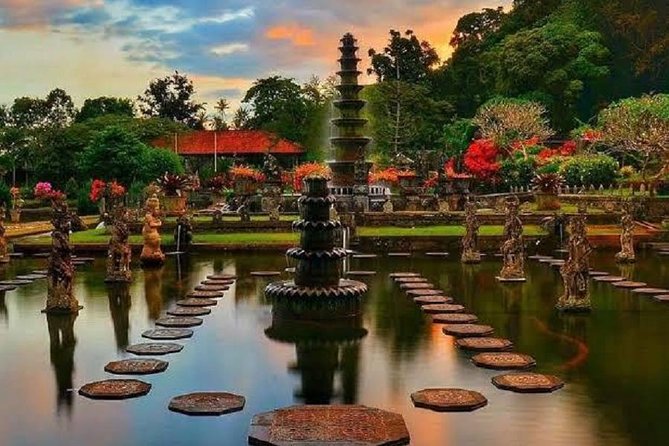 Heaven Gate (Lempuyang) - Tirta Gangga - FREE WIFI - Price and value: what $37.50 really buys you