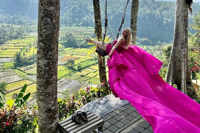 Instagram Tour Popular Spot in Bali - Private & All-inclusive - Seminyak and Kuta evening: Legian Street people-watching