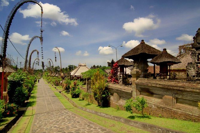 Kintamani and Tukad Cepung Waterfall Tour - Kehen Temple: A Serious 11th-Century Stop