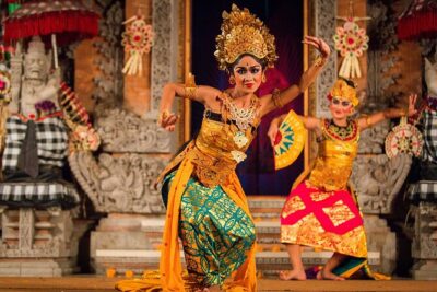 Legong Dance Show at Ubud Palace Bali - What you’ll see: Rangkesari, the prince of Daha, and the prophecy bird