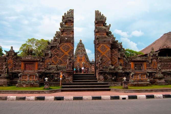 Monkey Forest, Ubud, Waterfall and Rice Terrace - Sacred Monkey Forest Sanctuary: plan your hour and your photo priorities