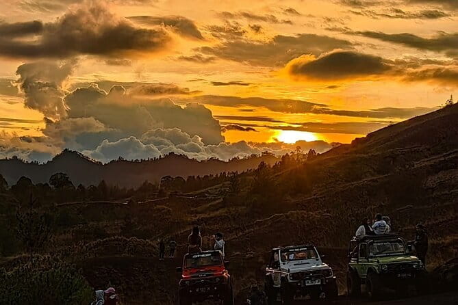 Mount Batur Jeep Sunrise and Black Lava Tour - Getting to the meeting point near Bangli (and how pickup usually feels)