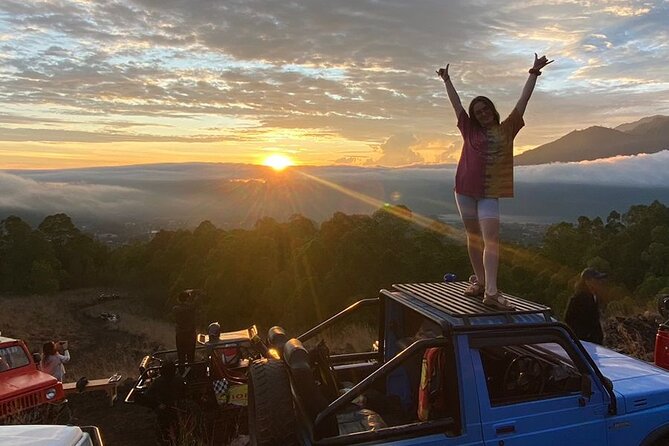 Mount Batur Sunrise Jeep Private Tour With Breakfast - Exploring black lava and black sand at Gunung Batur