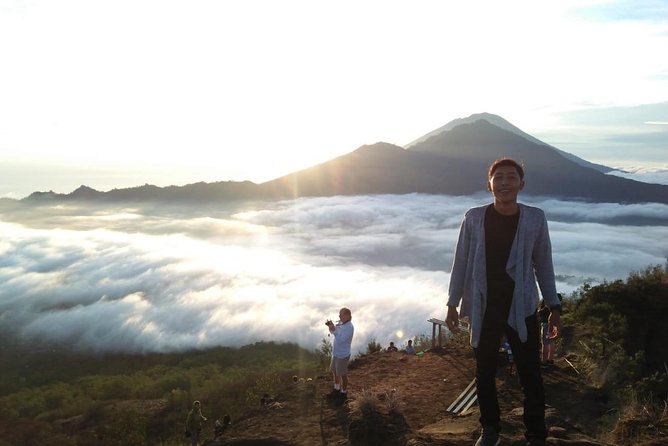 Mount Batur Volcano - Sunrise Trekking with White Water Rafting - Summit breakfast and the sunrise over Lake Batur