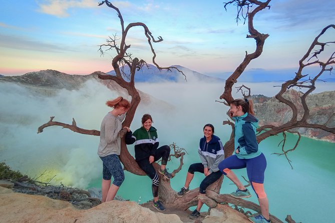 Mount Ijen Blue Flame Tour from Bali - Arriving at the Ijen Crater: timing is everything at the top