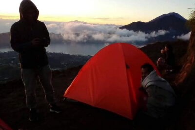 Mt Batur Camping (sunset & sunrise) - All Inclusive - Sunset on Mt Batur: dinner, tent setup, and that slow western-sky feeling
