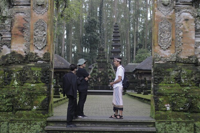 Munduk Private Customized Highlights Tour - Handara Iconic Gate: The Split Gate Photo Stop That Actually Has Meaning