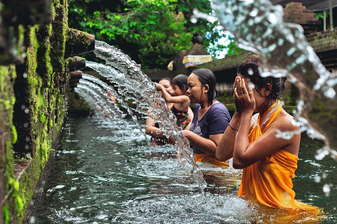 Munduk: Tamblingan jungle trek, waterfall, Ulun Danu temple - Key highlights to look forward to