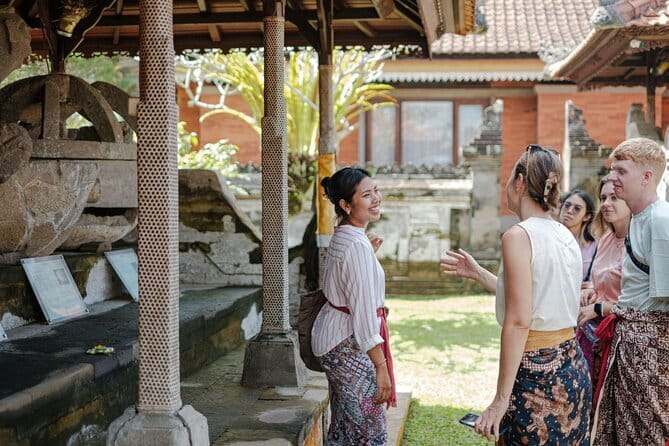 Myth of Pejeng Walking Tour - Temple dress code: sarong rules that apply to everyone