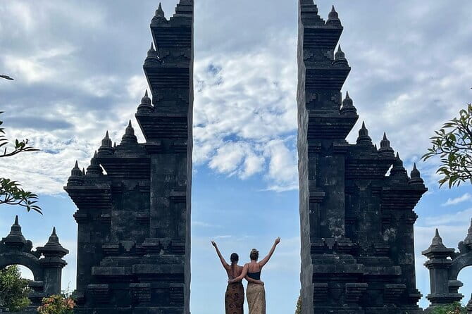 North Bali highlights: Buddhist temple, Waterfall & hot spring - North Bali highlights in 6 fast facts