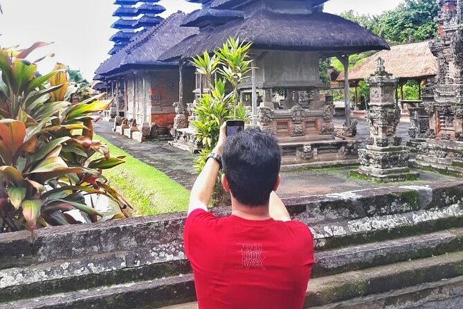 North Bali: Sekumpul Waterfalls and Ulun Danu Temple Tour - Stop 1: Sekumpul Waterfalls hike to seven falls