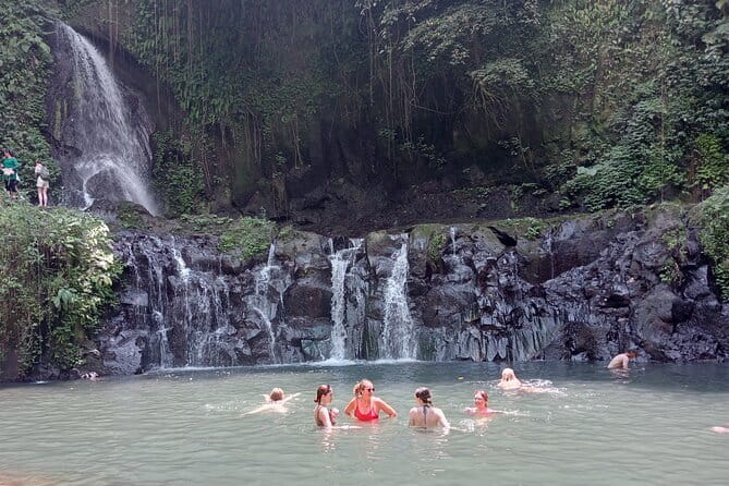 Nusa Penida 2Day 1Night With Accomodation - Guide Style: Friendly, Time-Aware, and Built for Safety Around Water