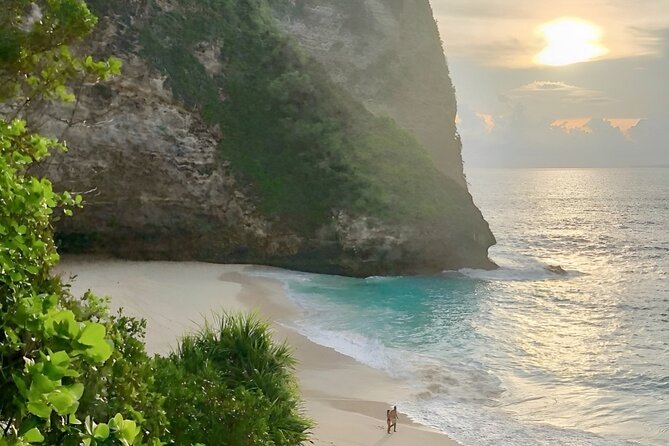 Nusa Penida Day Tour Kelingking Broken and Angels Bay - Lunch on Penida: Beachside Indonesian Food That Actually Helps