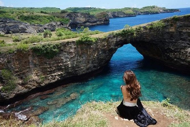 Nusa Penida One Day Trip with All-inclusive - Crystal Bay: white sand, swimming, and optional snorkel gear