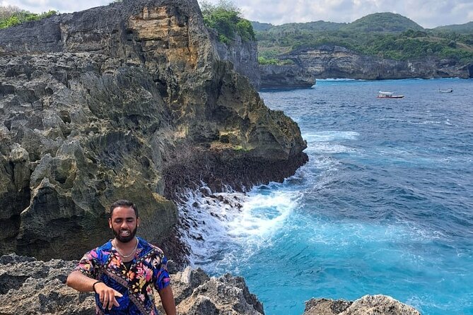 Nusa Penida West Trip All Inclusive - Crystal Bay: snorkeling time and coral reef viewing on the beach