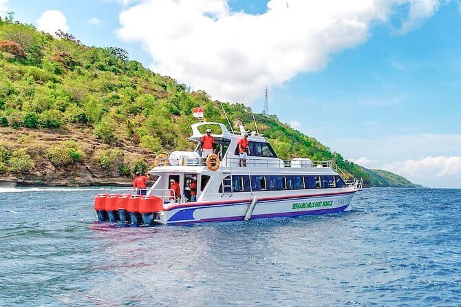One-way Ticket Fast Boat from Sanur Bali or Nusa Lembongan - The ride itself: fast, clean, and focused on staying organized
