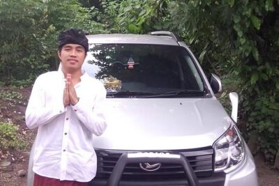 Private Bali Airport Round-Trip Transfer: Arrival and Departure (Round-Trip) - The private A/C car setup: up to four with room for baggage