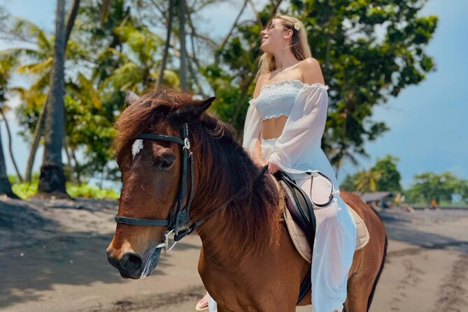 Private Bali Horse riding at saba beach - Saba Beach on horseback: why this feels like a real Bali moment
