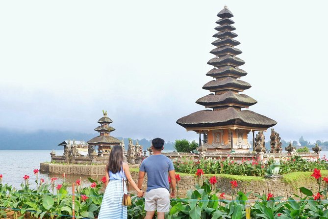 Private Bali Tour: Best of Bedugul and Tanah Lot Temple - Stop 1: Taman Ayun Temple and the Mengwi Empire fish-pond vibe