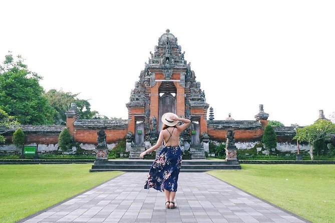 Private Bali Tour: Best of Bedugul and Tanah Lot Temple - Stop 4: Tanah Lot Temple and the sunset timing