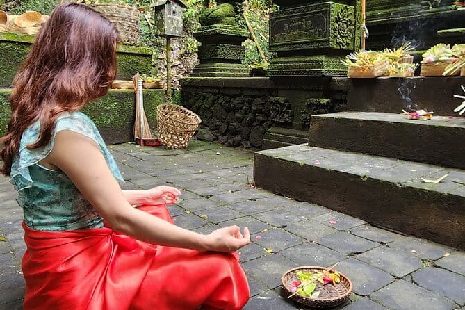 Private Balinese Purification in Holy Water at Temple with Local - The Optional Local Healer Session in Your Host’s Village