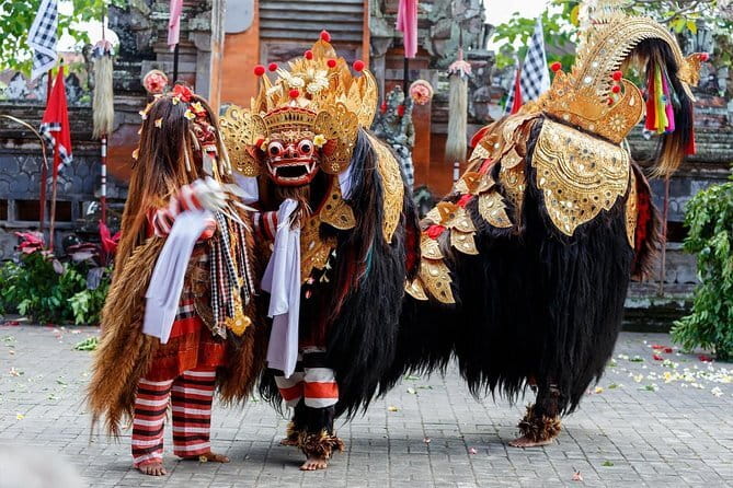 Private Chartered Car to Bali Temples With Besakih Temple - Private car from Kuta: why this format works