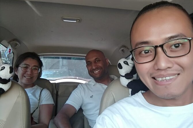 Private Chauffeur Service in Bali - In-car comfort: Wi‑Fi, air-conditioning, and bottled water