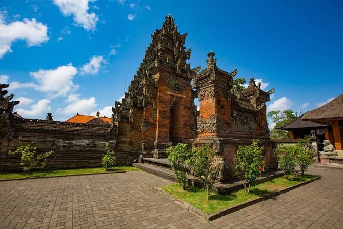 Private Day Tour To Waterfalls And Ubud Sightseeing - Celuk Village: quick craft browsing in gold and silver country